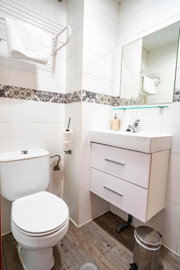 Hostal Plaza De Italia Caces Εξωτερικό φωτογραφία
