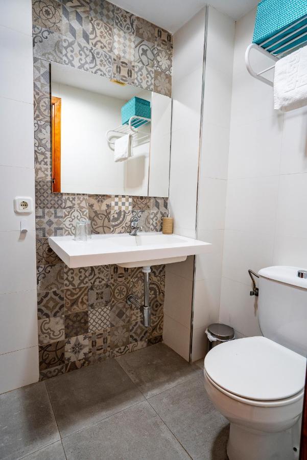 Hostal Plaza De Italia Caces Εξωτερικό φωτογραφία