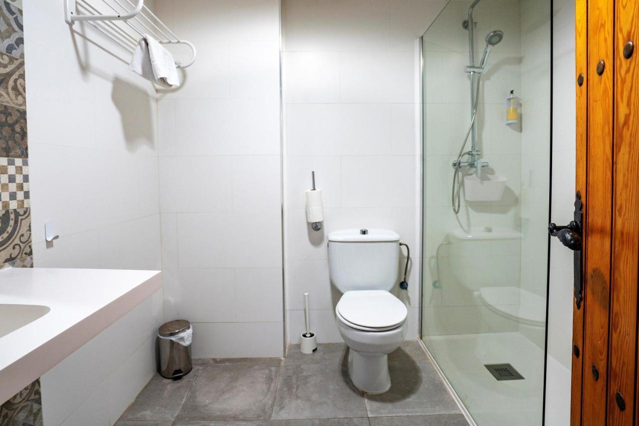 Hostal Plaza De Italia Caces Εξωτερικό φωτογραφία