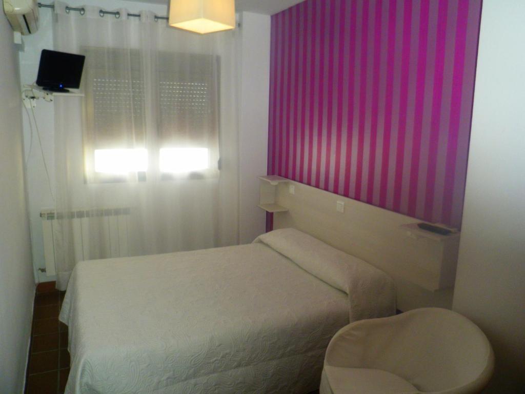 Hostal Plaza De Italia Caces Εξωτερικό φωτογραφία